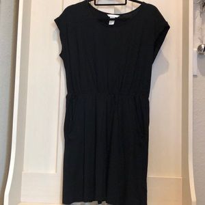 Basic Black Dress w/pockets